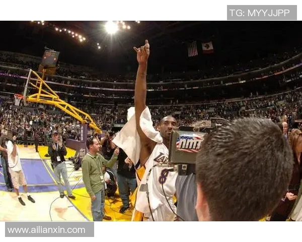 足球明星气球的背后故事与传奇人物揭秘